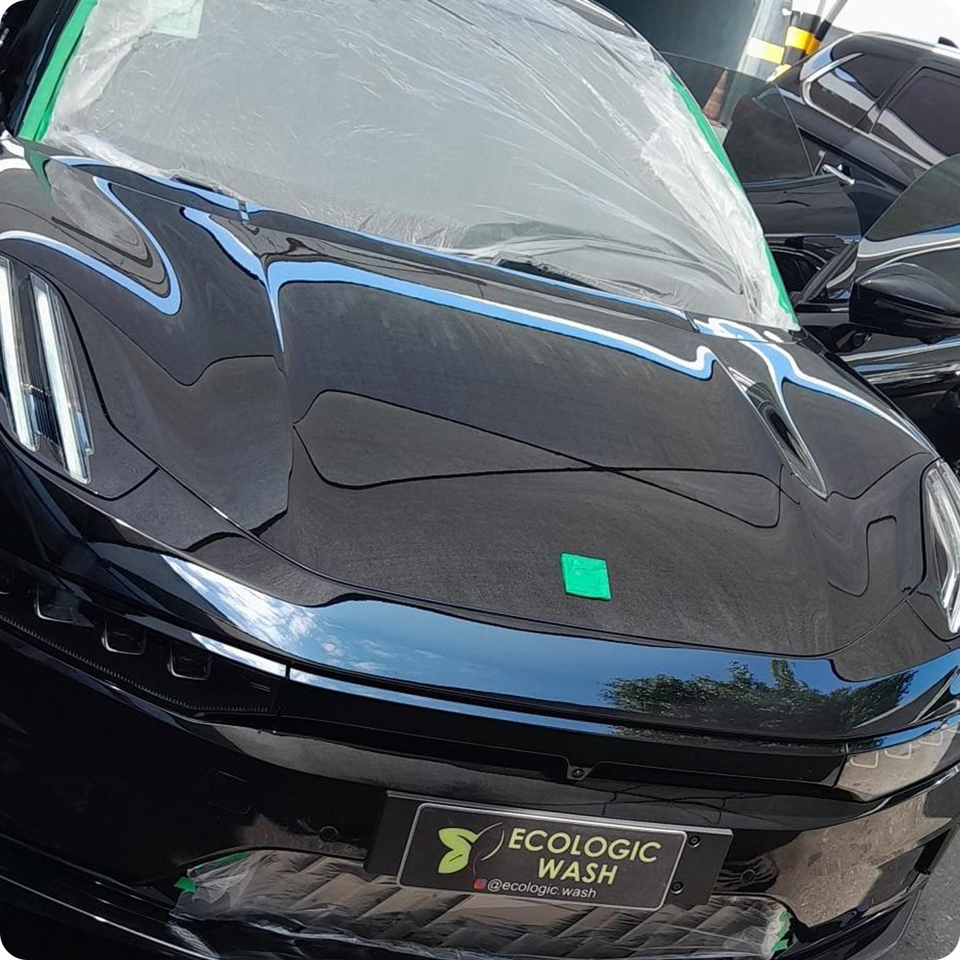 map[class:w-full h-[280px] xl:h-[550px] object-cover src:images/hero-image.png]